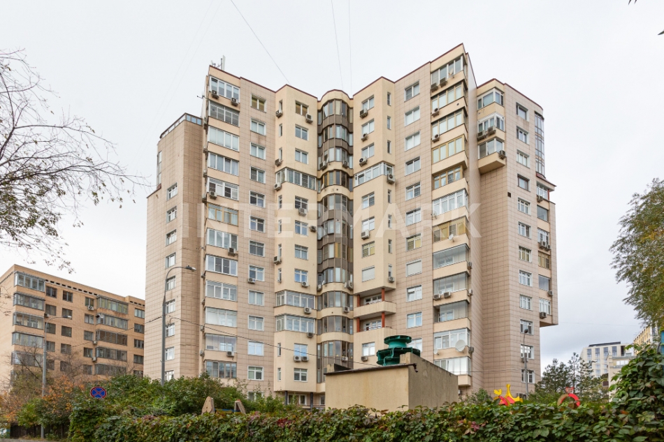 Продажа 4-комн квартиры на вторичном рынке Оболенский пер., 9 корп. 8