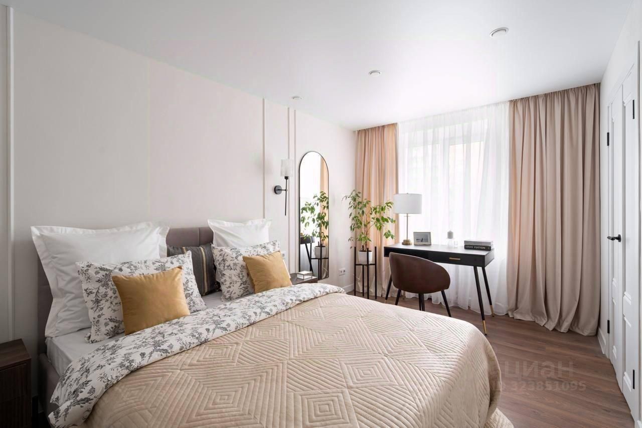 Продажа 2-комн квартиры на вторичном рынке Свободный проспект, 37/18