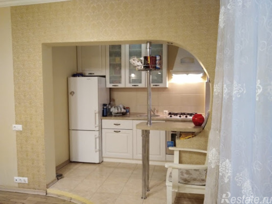 Продажа 4-комн квартиры на вторичном рынке Потешная ул,  д. 2