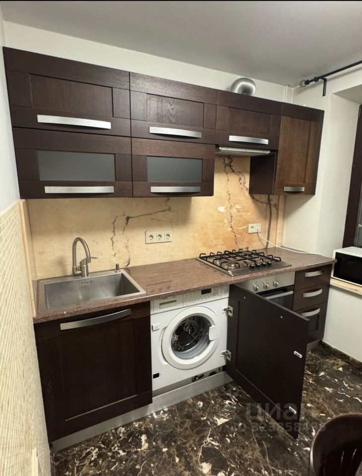 Продажа 2-комн квартиры на вторичном рынке Оболенский переулок, 3