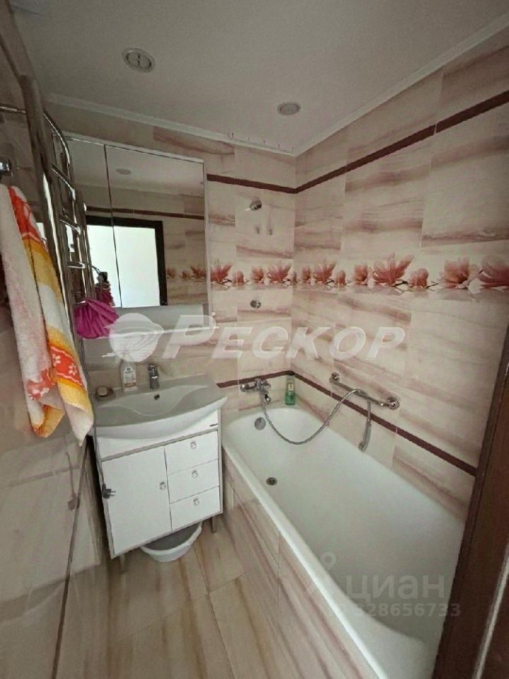 Продажа 1-комн квартиры на вторичном рынке улица Исаковского, 16К1