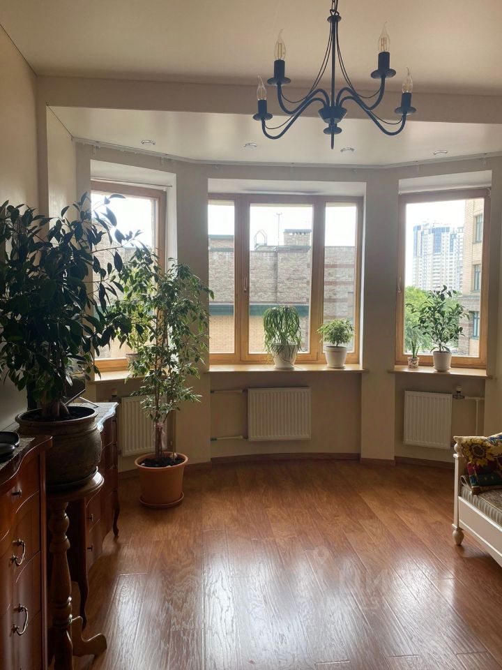 Продажа 1-комн квартиры на вторичном рынке улица Нахимова, 15