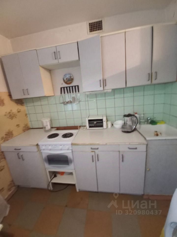 Продажа 2-комн квартиры на вторичном рынке улица Гамалеи, 23К2