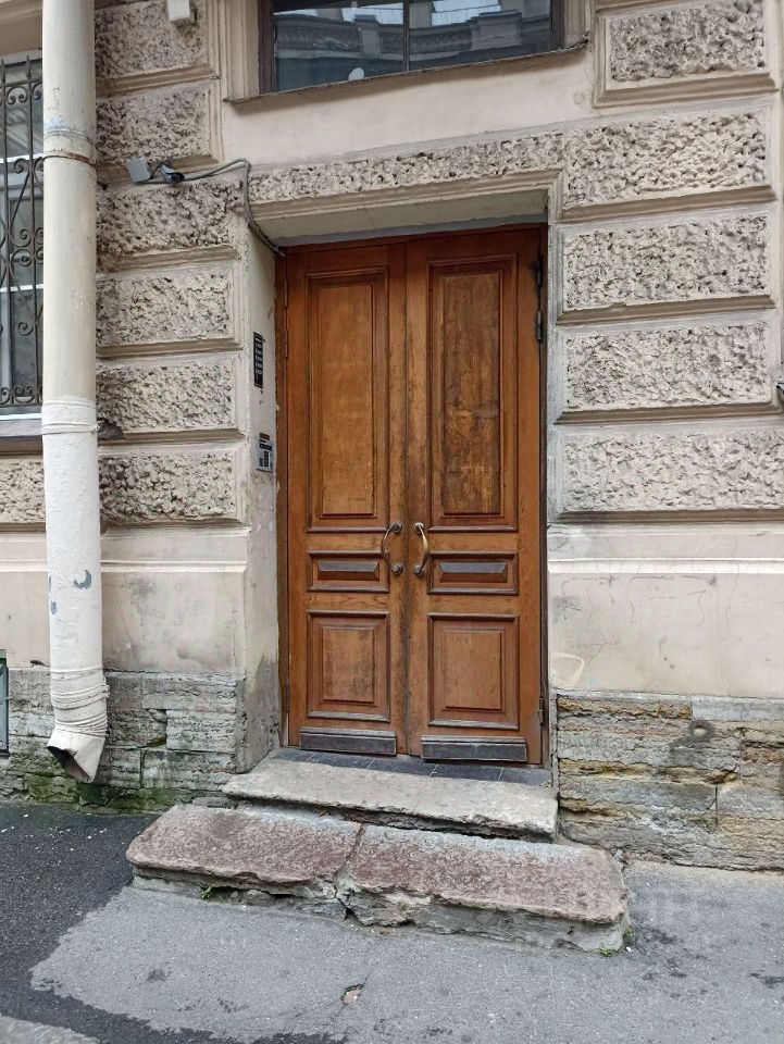 Продажа комнаты Адмиралтейская набережная, 6