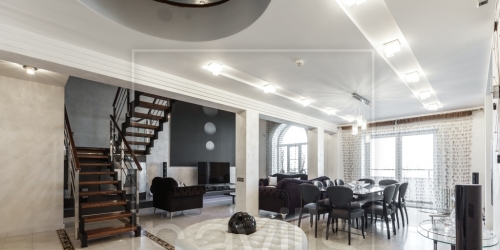 4-комн квартира Янтарный проезд, 9