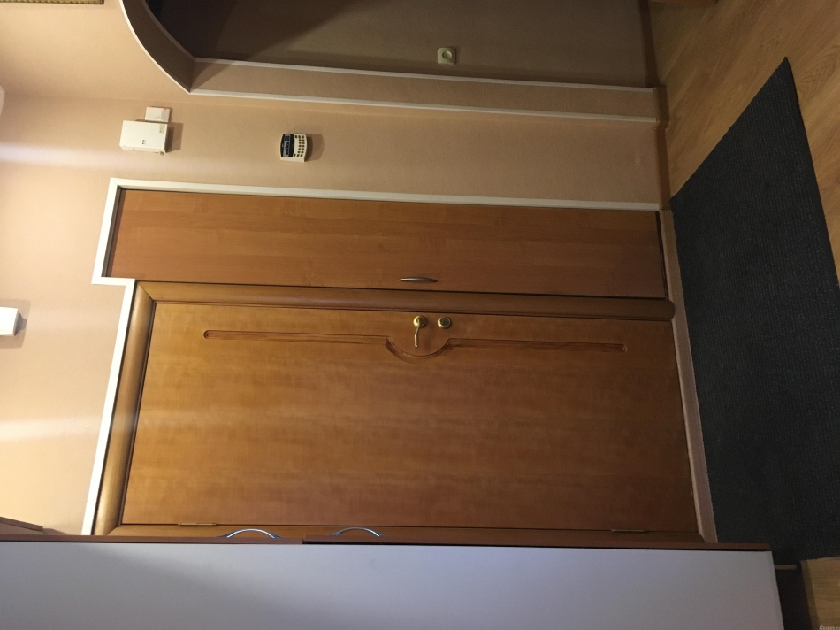 Продажа 2-комн квартиры на вторичном рынке Трефолева ул ,  д. 23