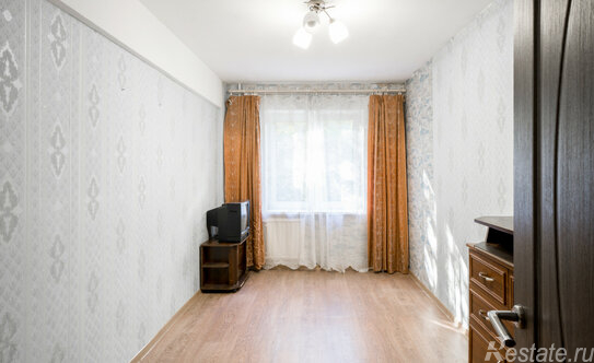 Продажа 2-комн квартиры на вторичном рынке улица Пионерстроя,  д. 10