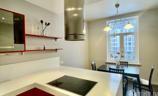 Продажа 1-комн квартиры на вторичном рынке Петрозаводская улица,  д. 13