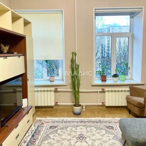 3-комн квартира улица Черняховского,  д. 32