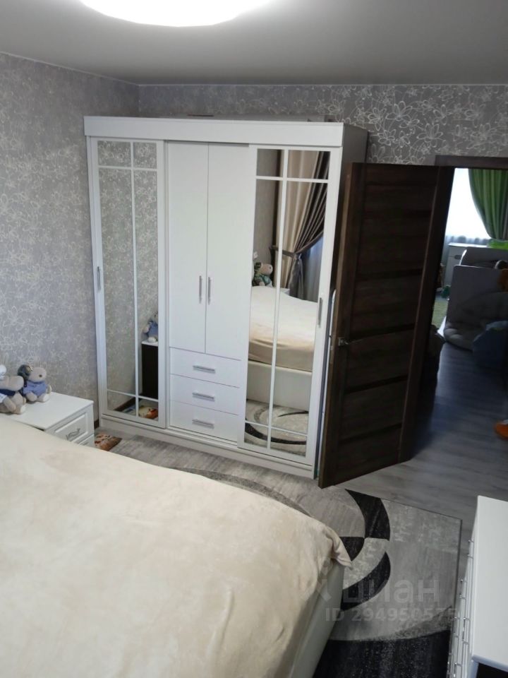 Продажа 2-комн квартиры на вторичном рынке пос. Новый Свет, 27