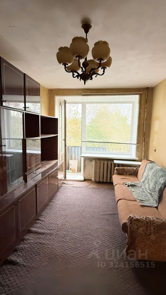 Продажа 1-комн квартиры на вторичном рынке Волхов, улица Ломоносова, 12