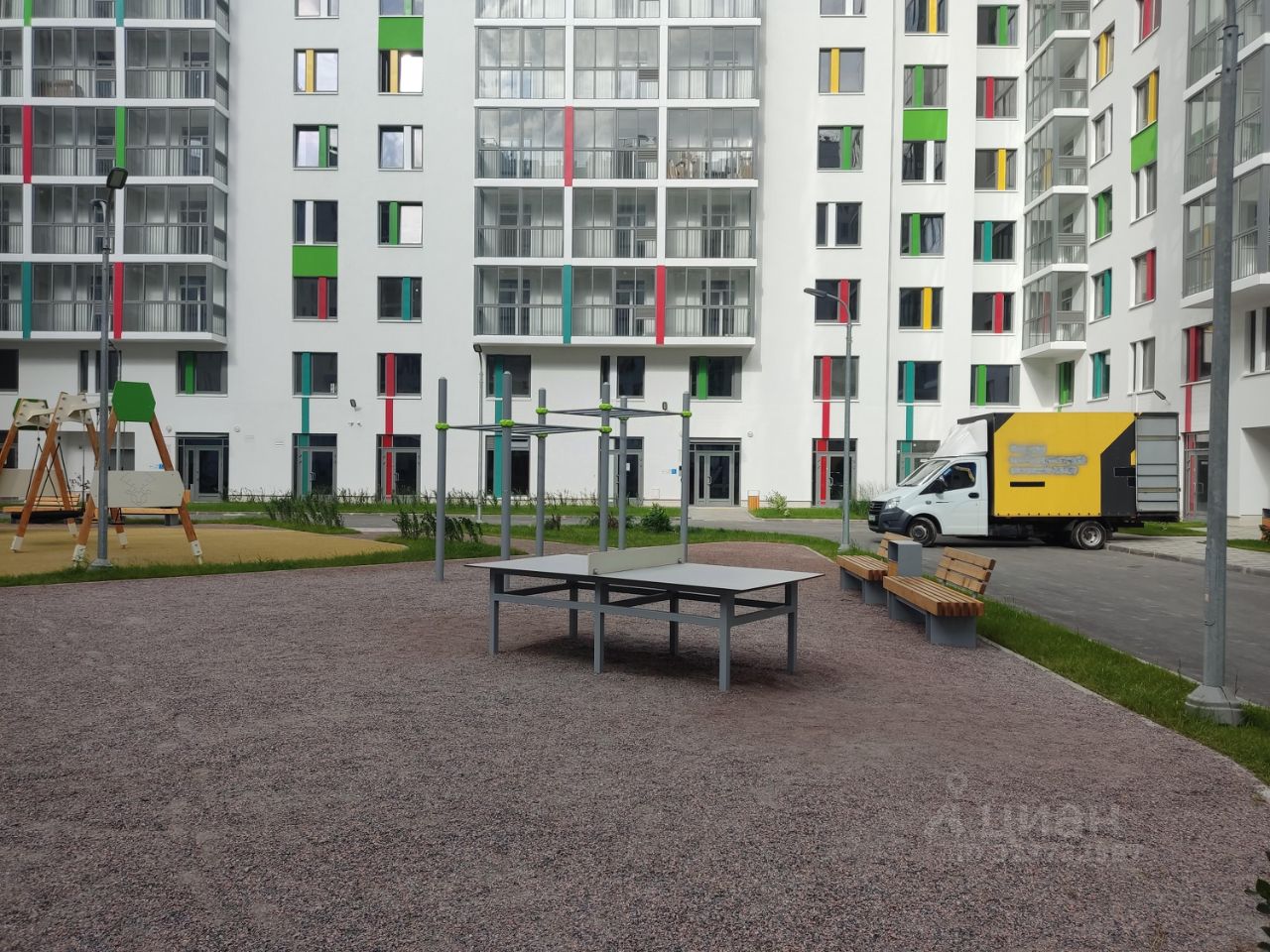 Продажа 3-комн квартиры на вторичном рынке пос. Шушары, улица Чудовская, 14к1