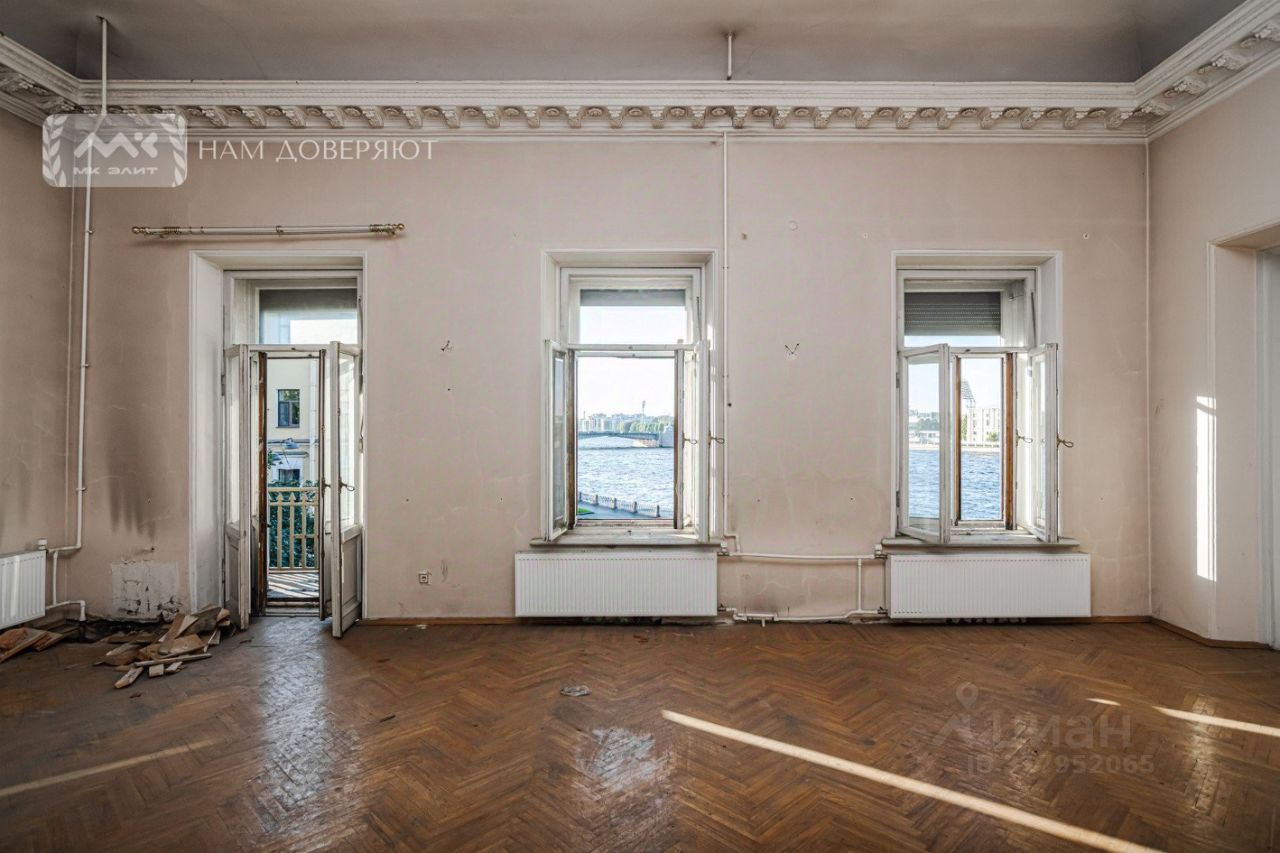 Продажа 2-комн квартиры на вторичном рынке набережная Макарова, 16/2