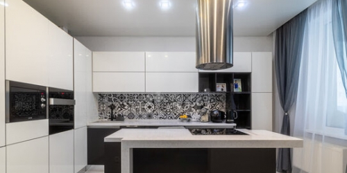 3-комн квартира улица Адмирала Коновалова,  д. 2-4