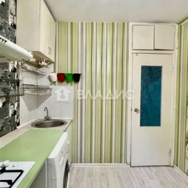 Продажа 1-комн квартиры на вторичном рынке улица Молостовых,  д. 15 к1