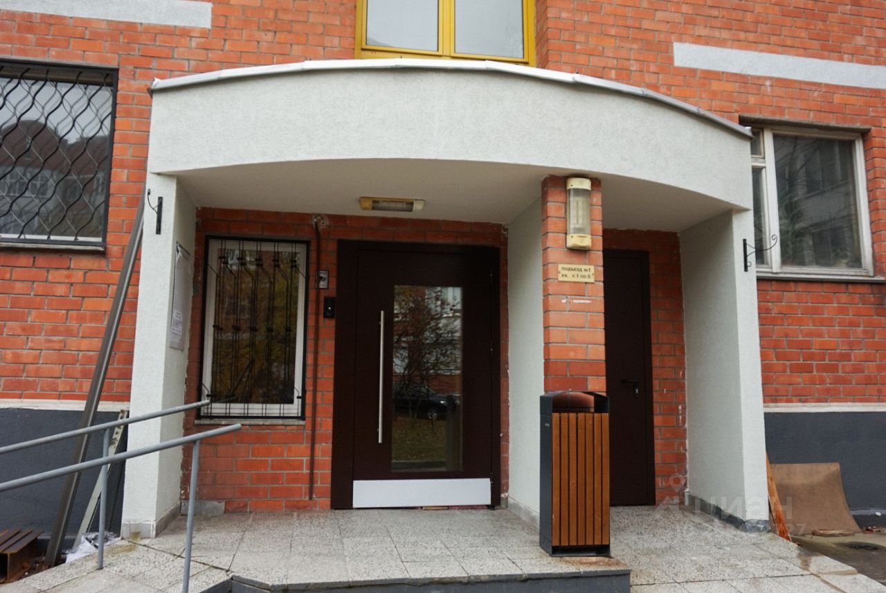 Продажа 3-комн квартиры на вторичном рынке Привольная улица, 25