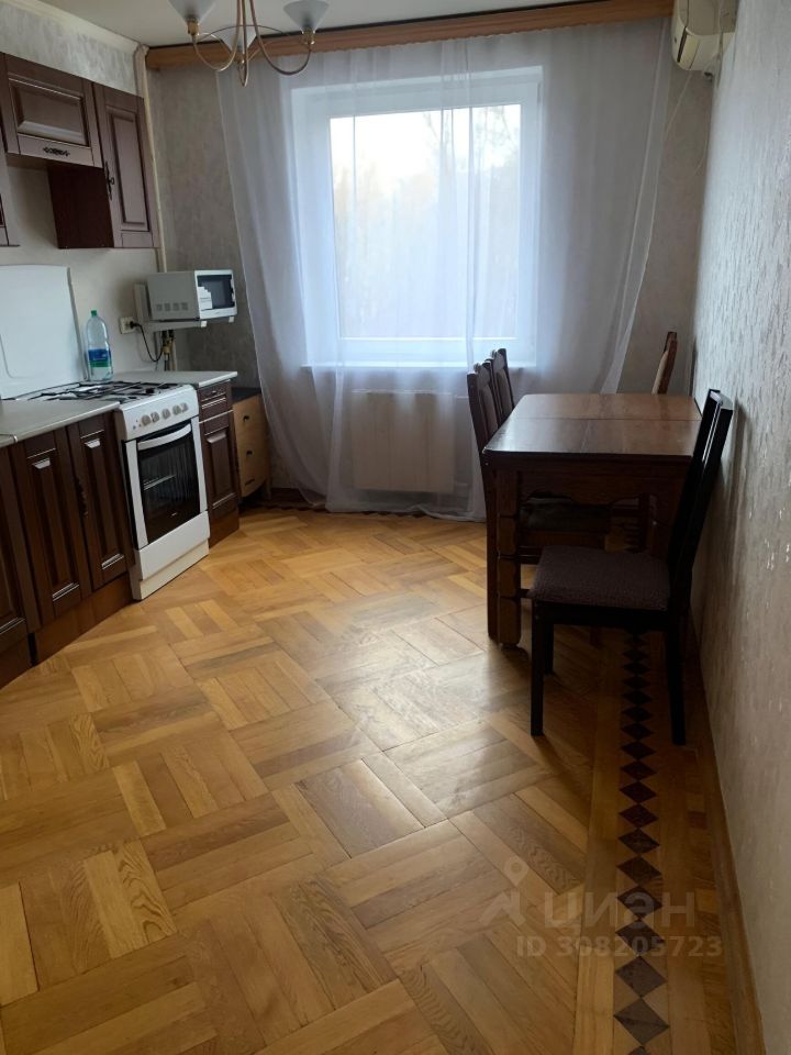 Аренда 3-комн квартиры на вторичном рынке Одинцово, Любы Новоселовой бульвар, 2А