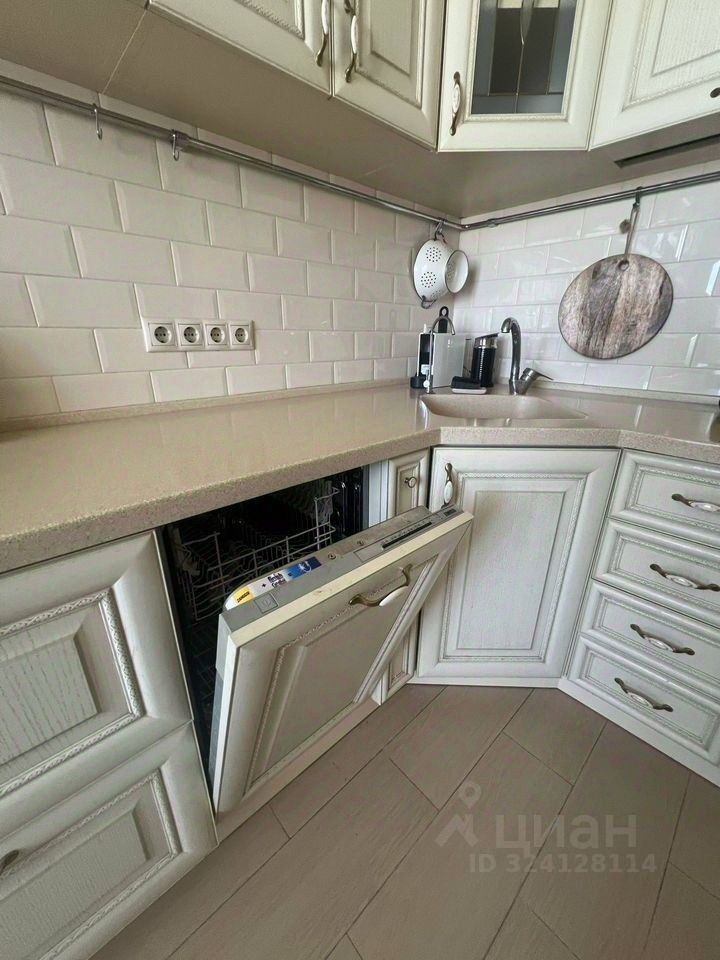 Продажа 2-комн квартиры на вторичном рынке Балашиха, улица Майкла Лунна, 8