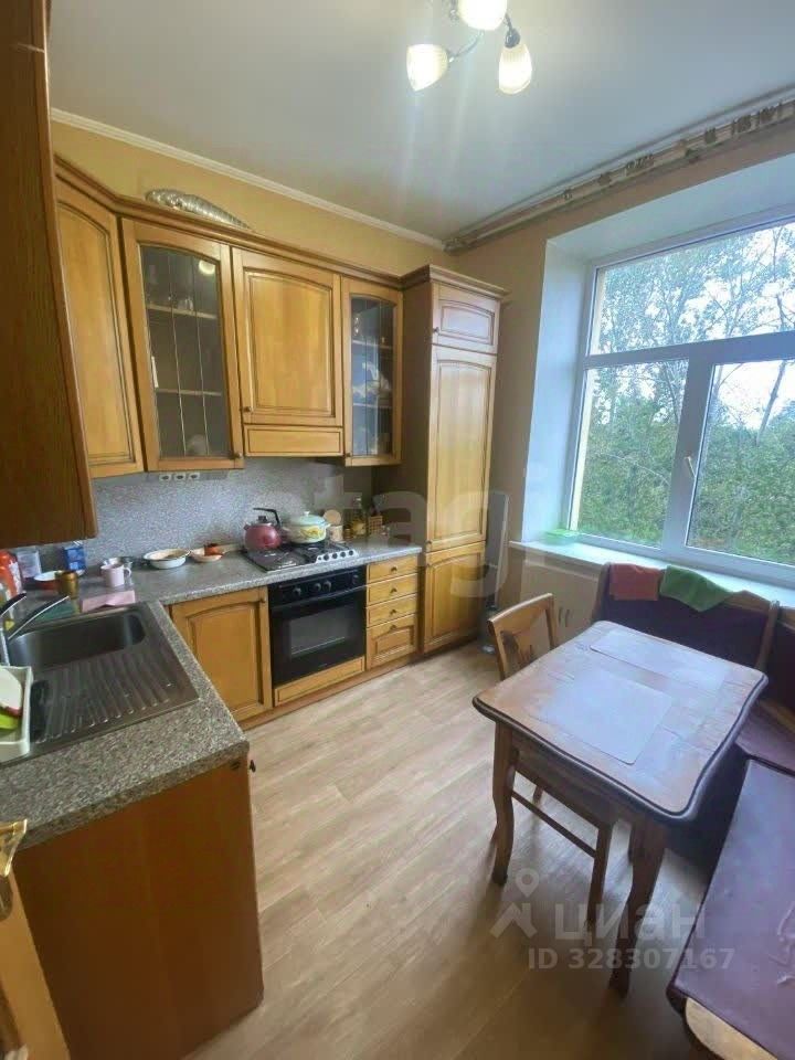 Продажа 4-комн квартиры на вторичном рынке улица Бабушкина, 52