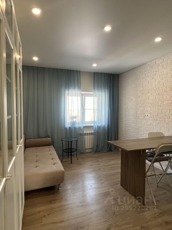 Аренда 2-комн квартиры на вторичном рынке д. Сабурово, улица Парковая, 20