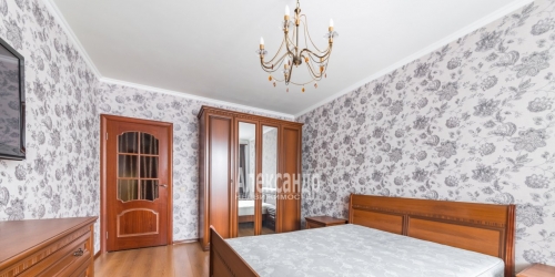 2-комн квартира Рихарда Зорге ул. ,  д. 4,  к. 1