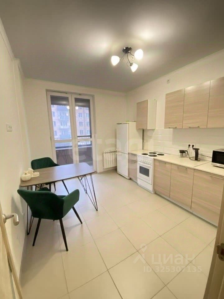Продажа 2-комн квартиры на вторичном рынке Ангарская улица, 33А