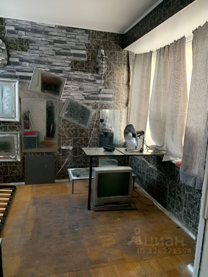 Продажа 2-комн квартиры на вторичном рынке Кутузовский пр-кт,  д. 17