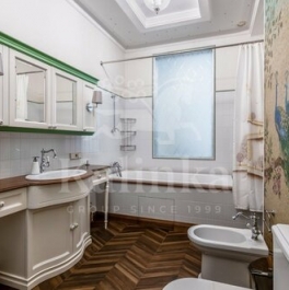 Продажа 4-комн квартиры на вторичном рынке Протопоповский пер,  д. 10