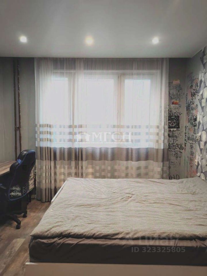 Продажа 2-комн квартиры на вторичном рынке Северный кв-л, д. Сапроново, Купелинка мкр, 13