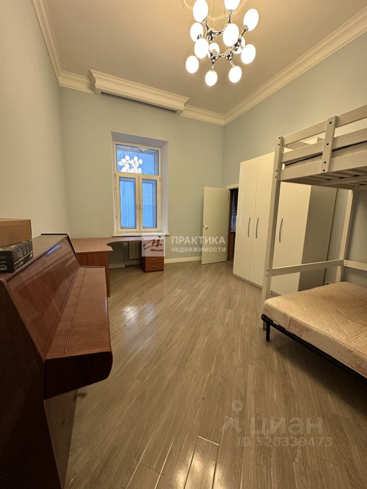 Продажа 4-комн квартиры на вторичном рынке Варсонофьевский переулок, 4С1