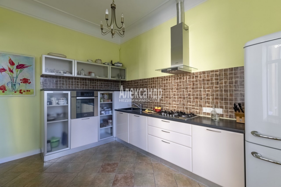 Продажа 5-комн квартиры на вторичном рынке Почтамтская ул. ,  д. 13