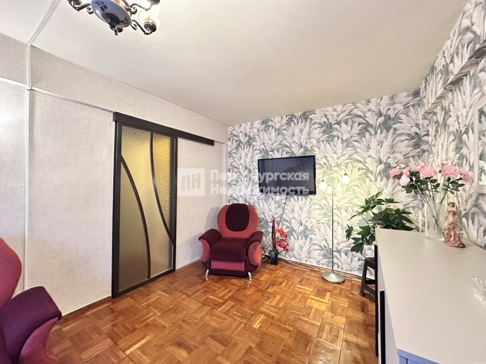 Продажа 2-комн квартиры на вторичном рынке пр-кт Мечникова,  д. 7