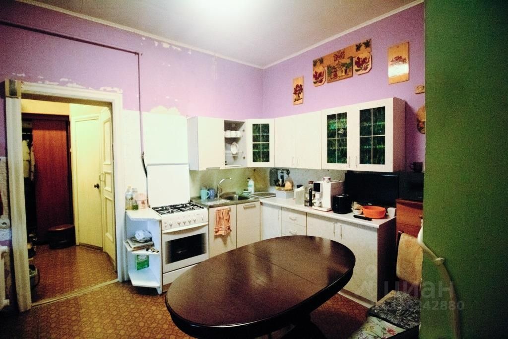 Продажа 3-комн квартиры на вторичном рынке переулок Басков, 10