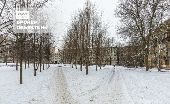 Продажа 2-комн квартиры на вторичном рынке Среднеохтинский проспект,  д. 1 к2