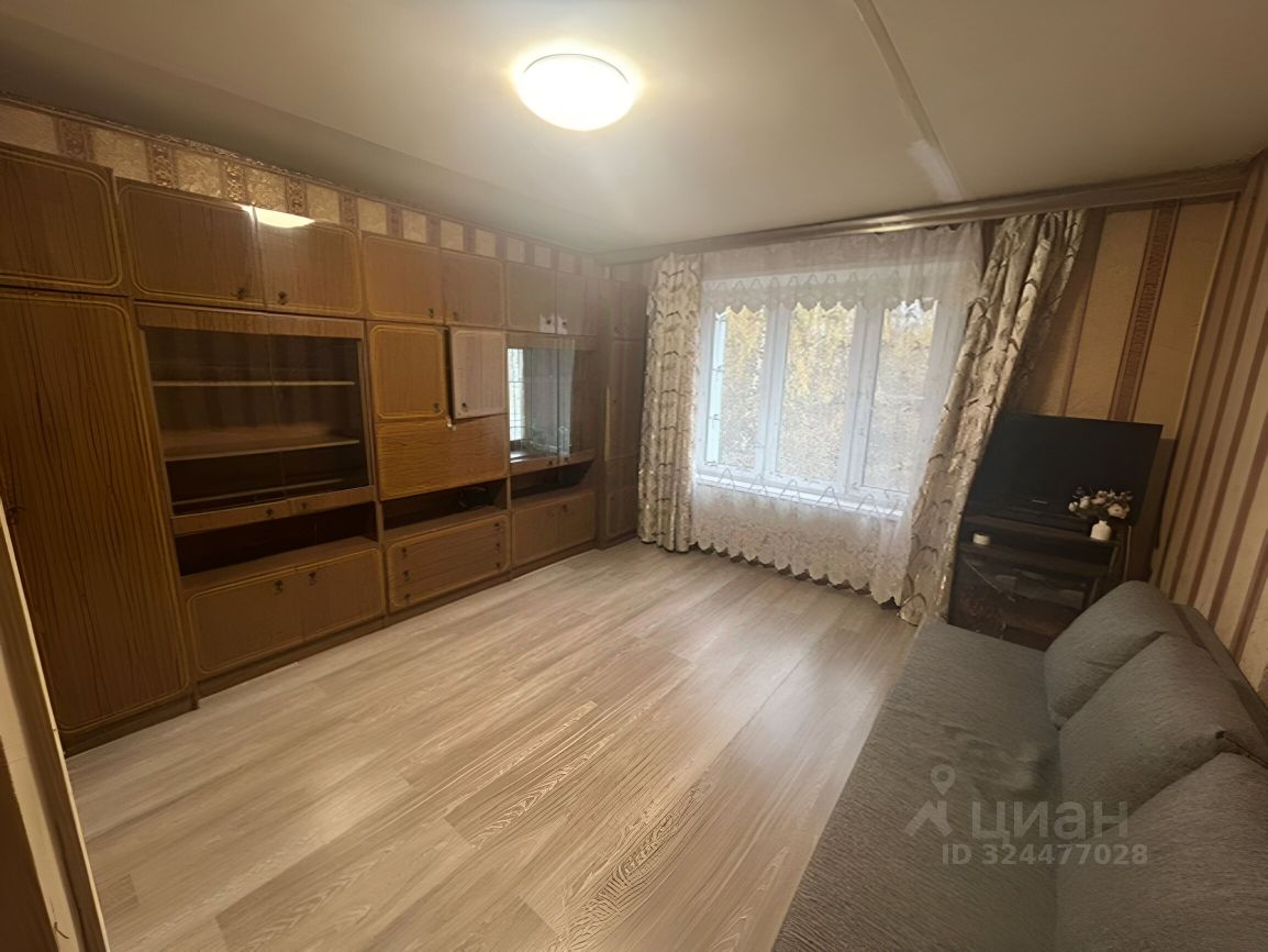 Продажа 3-комн квартиры на вторичном рынке улица Островитянова, 39