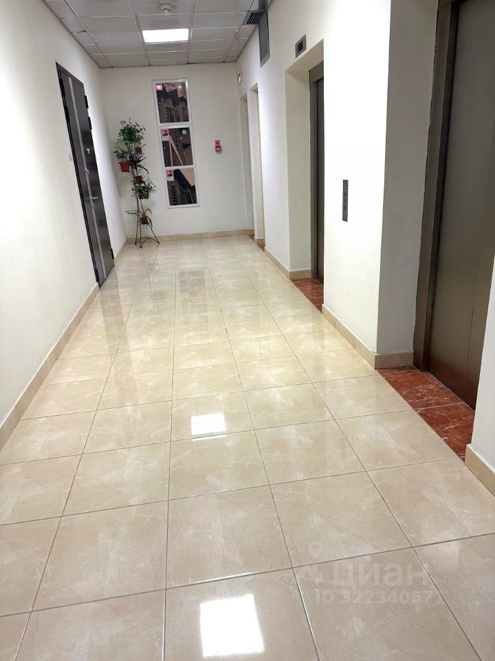 Продажа 3-комн квартиры на вторичном рынке улица Архитектора Власова, 6