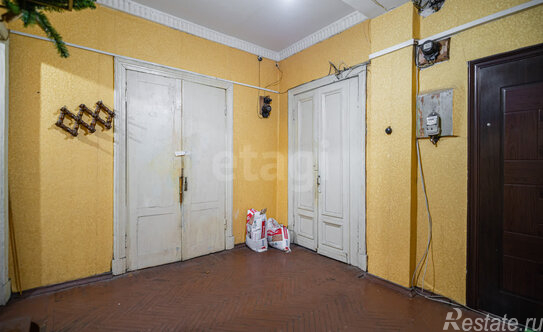 Продажа 4-комн квартиры на вторичном рынке Среднеохтинский проспект,  д. 4