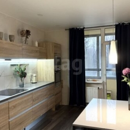 Продажа 2-комн квартиры на вторичном рынке Александровской фермы пр-кт