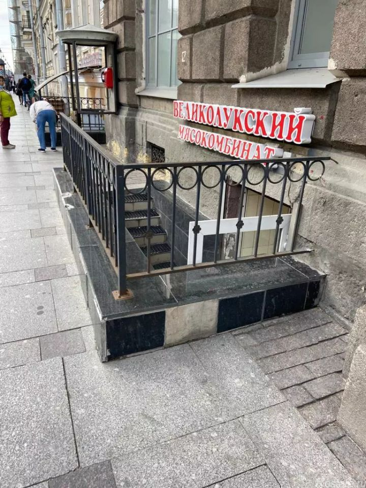 Аренда торгового помещения Невский пр-кт,  д. 184