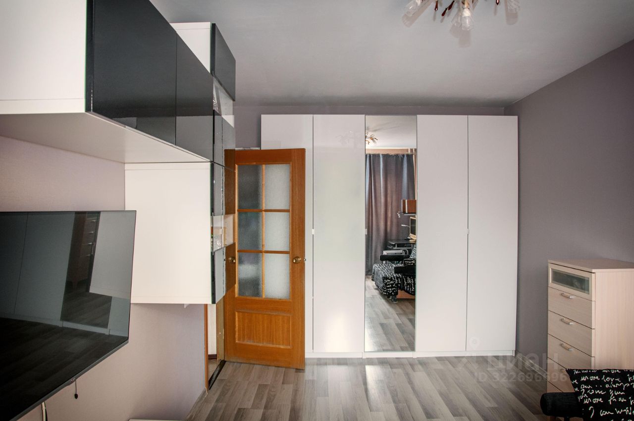 Продажа 2-комн квартиры на вторичном рынке проспект Наставников, 47К1