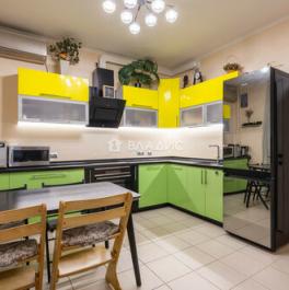 Продажа 2-комн квартиры на вторичном рынке проспект Медиков,  д. 10 к4