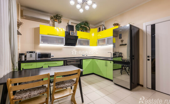 Продажа 2-комн квартиры на вторичном рынке проспект Медиков,  д. 10 к4