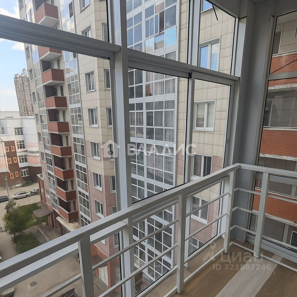 Продажа 3-комн квартиры на вторичном рынке Кучино мкр, Балашиха, улица Брагина,  д. 1