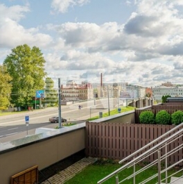 Продажа 3-комн квартиры на вторичном рынке ул Вязовая,  д. 8
