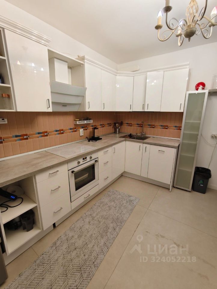 Аренда 2-комн квартиры на вторичном рынке Химки, улица Родионова, 3