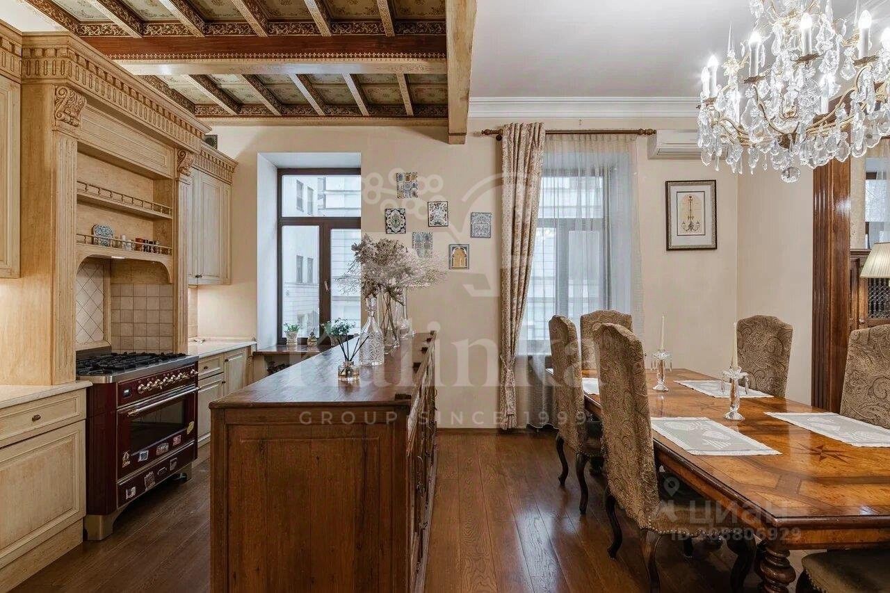 Продажа 3-комн квартиры на вторичном рынке улица Малая Молчановка, 6