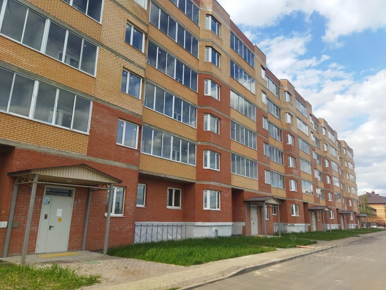 Продажа 1-комн квартиры на вторичном рынке пос. Лунево, 33