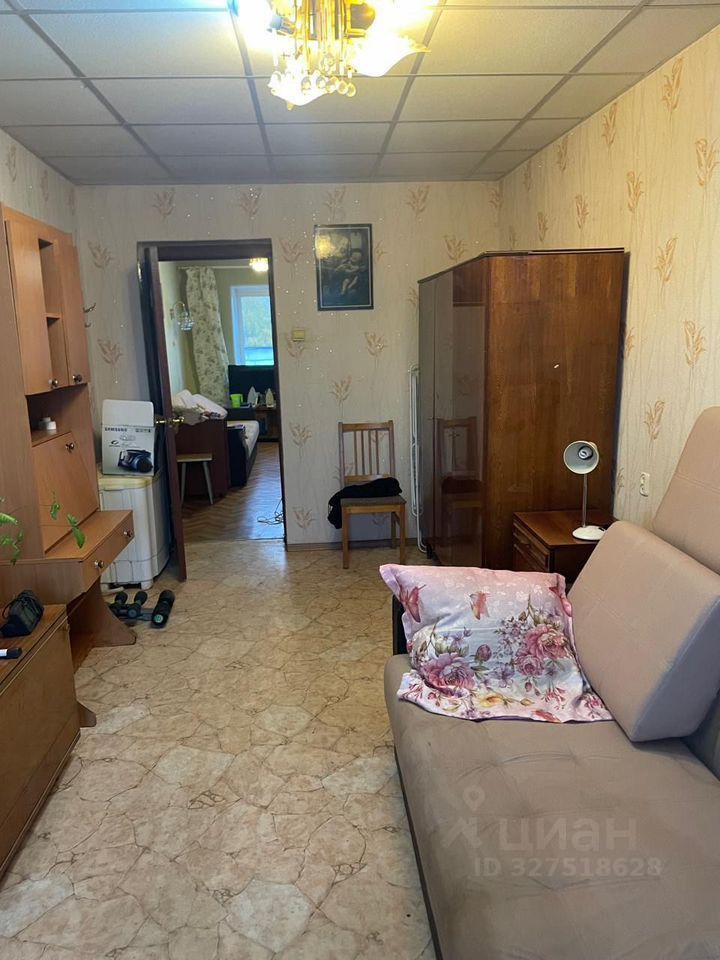 Продажа 3-комн квартиры на вторичном рынке Кировск, Набережная улица, 13
