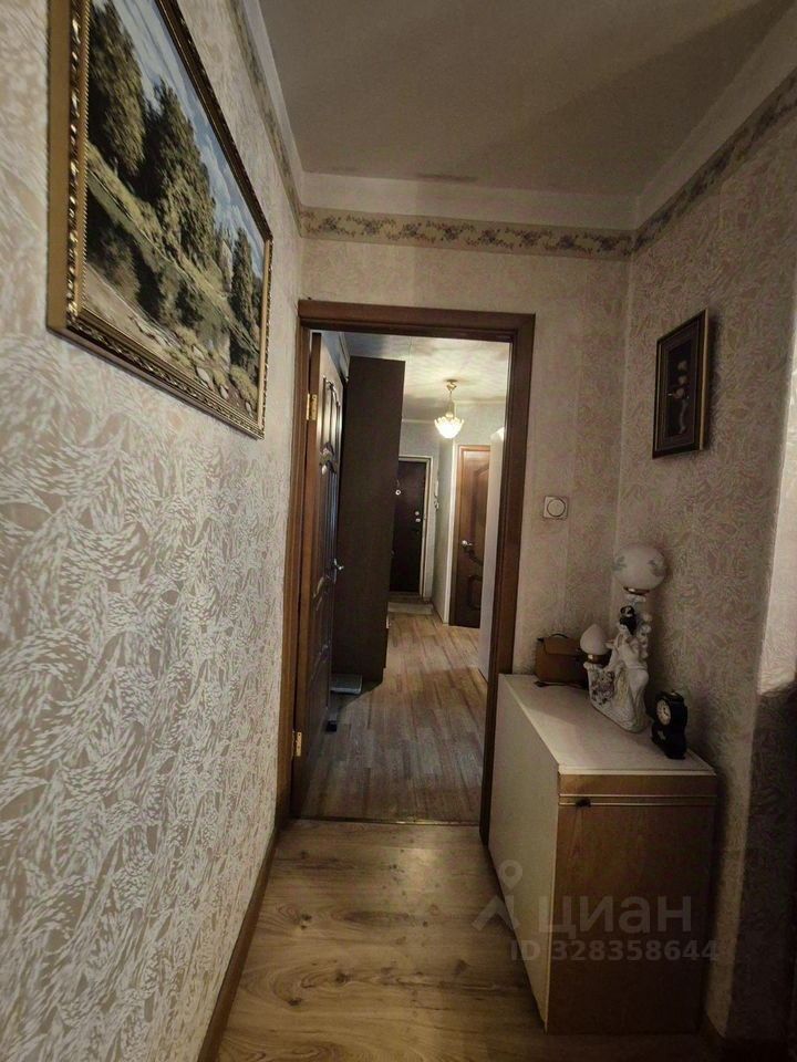 Продажа 3-комн квартиры на вторичном рынке Обухово пгт, улица Ленина, 33