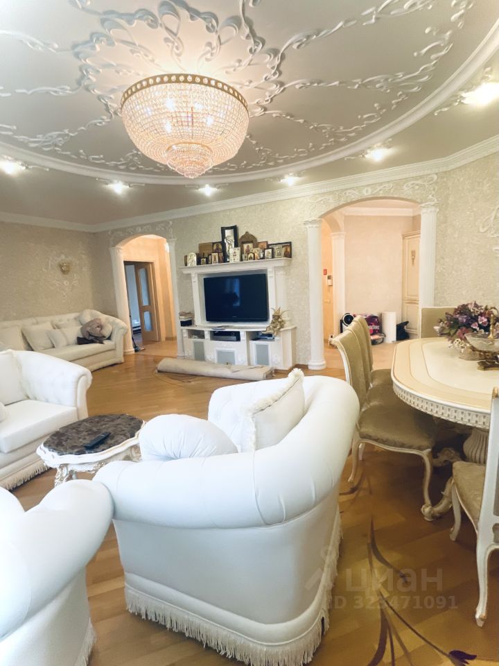 Продажа 4-комн квартиры на вторичном рынке Ельнинская улица, 15К3